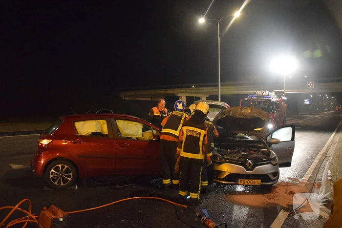 Forse schade na aanrijding tussen twee voertuigen