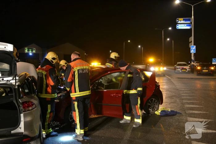 Forse schade na aanrijding tussen twee voertuigen