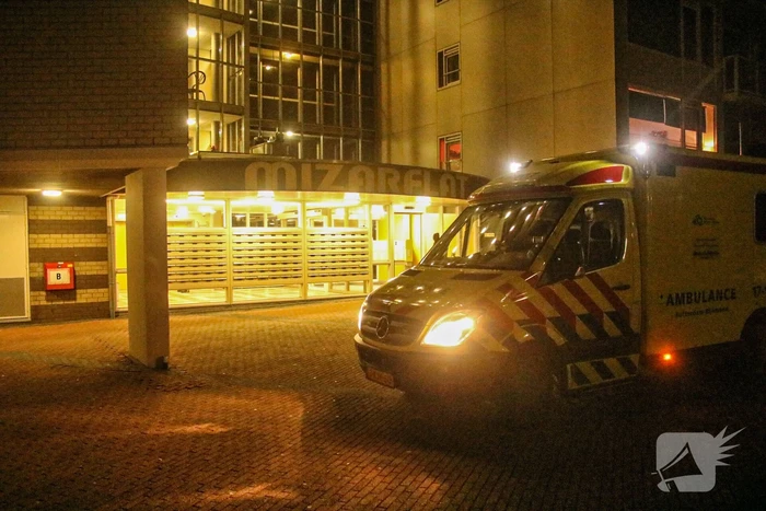 Persoon in woning flauwgevallen, mogelijk vergiftigd