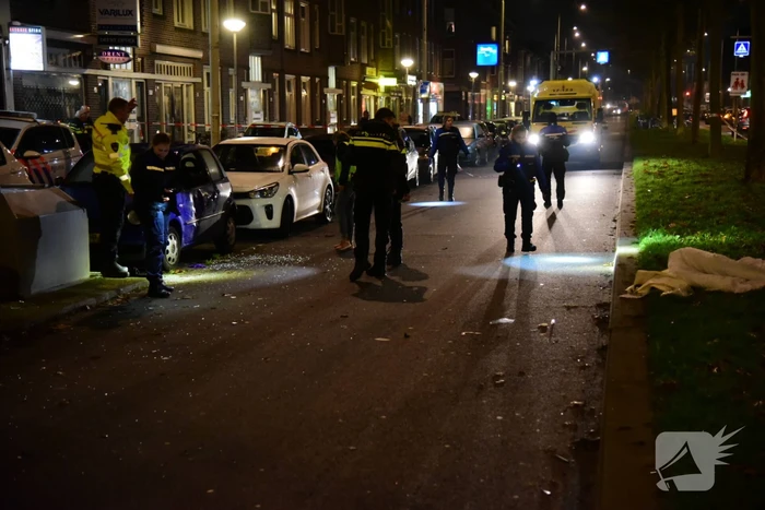 Voetganger geschept door auto, slachtoffer zwaargewond
