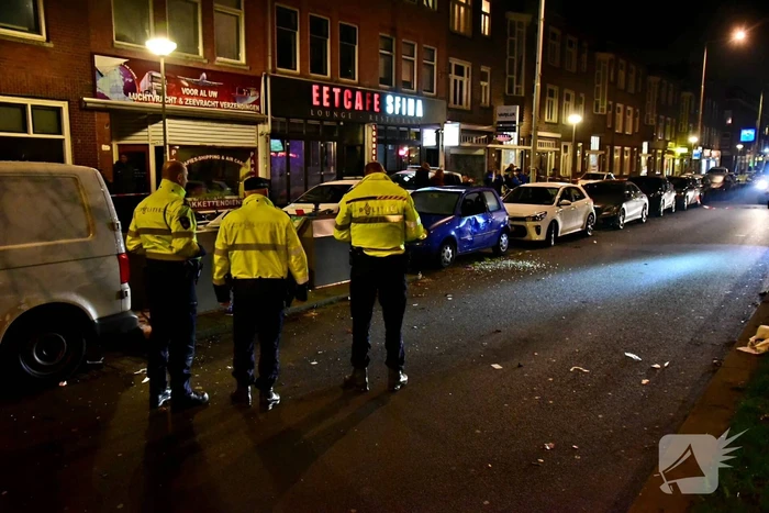 Voetganger geschept door auto, slachtoffer zwaargewond