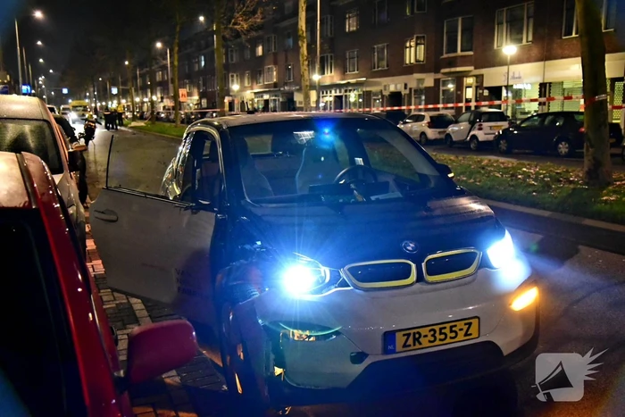 Voetganger geschept door auto, slachtoffer zwaargewond
