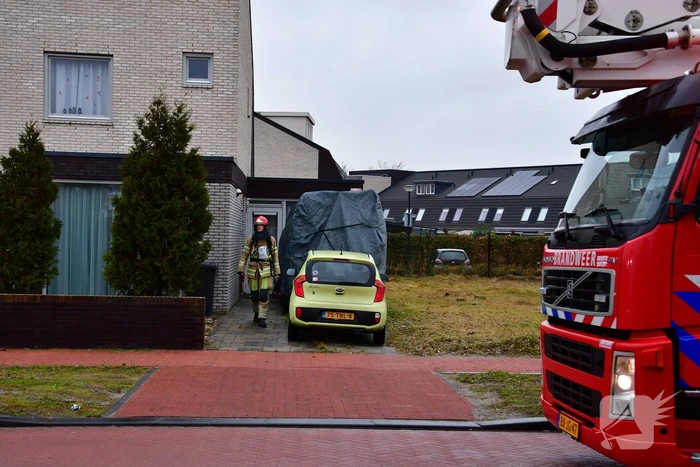 Gloeidnieuwe pelletkachel vliegt in brand