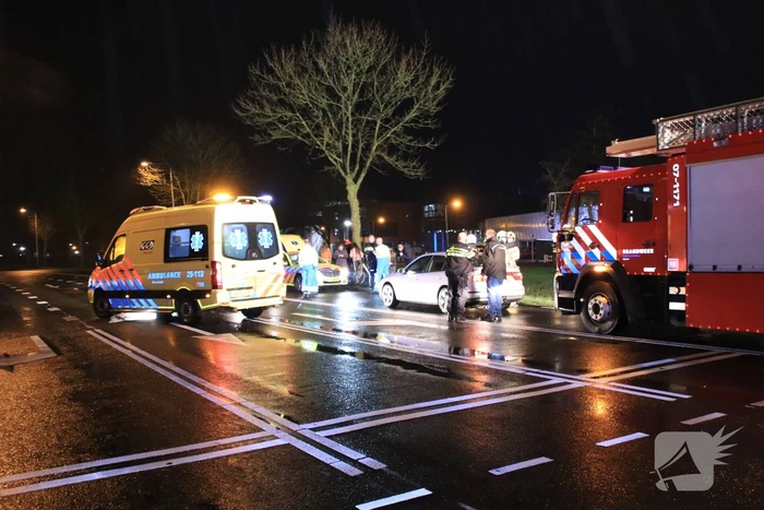 Twee fietsers geschept op kruising, één slachtoffer zwaargewond