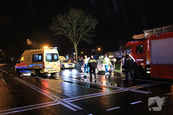 Twee fietsers geschept op kruising, één slachtoffer zwaargewond