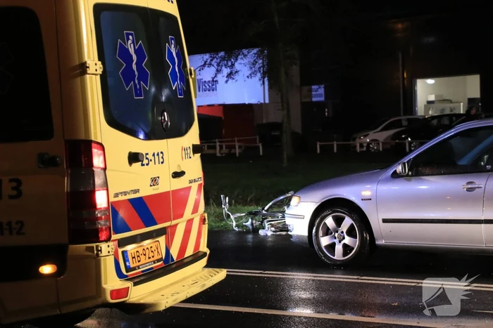 Twee fietsers geschept op kruising, één slachtoffer zwaargewond