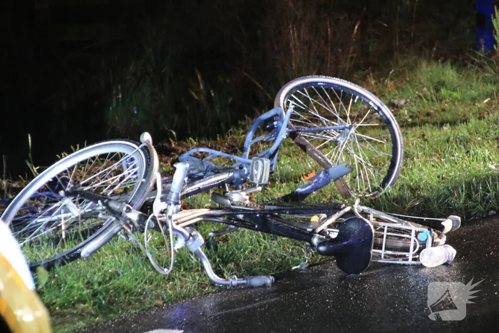 Twee fietsers geschept op kruising, één slachtoffer zwaargewond
