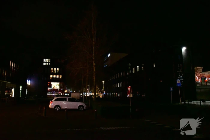 Restaurants en theater in donker na stroomstoring