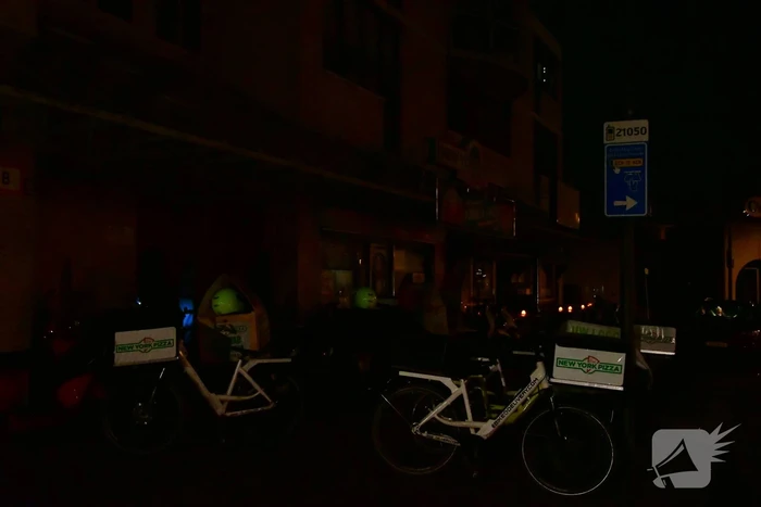 Restaurants en theater in donker na stroomstoring