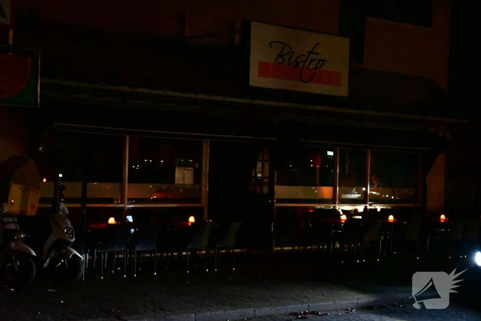Restaurants en theater in donker na stroomstoring