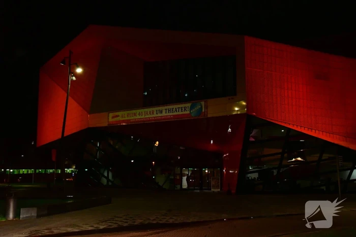 Restaurants en theater in donker na stroomstoring