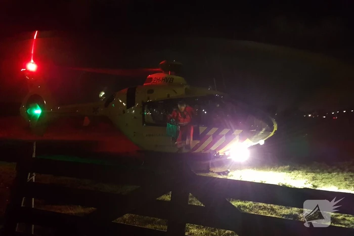 Bestuurder zwaargewond na eenzijdige aanrijding tegen boom