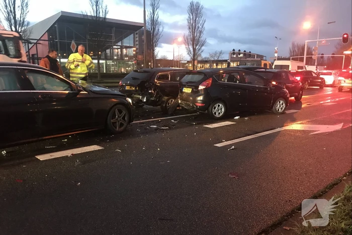 Vier auto's betrokken bij aanrijding