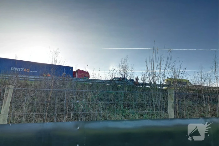 Rijstrook afgesloten na ongeval op snelweg