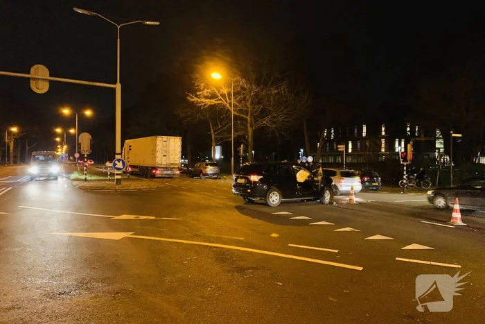 Twee personenautos flink beschadigd na ongeval