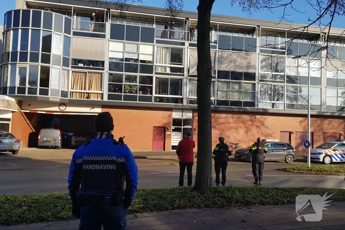 Agressieve man weigert woning te verlaten; arrestatieteam ingezet