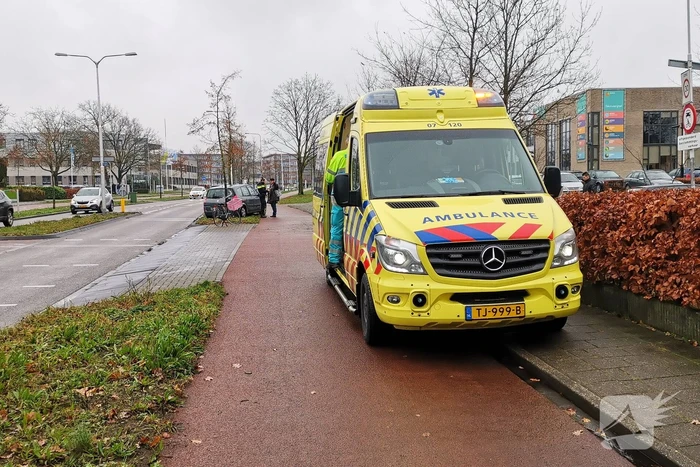 Fietser aangereden door personenauto
