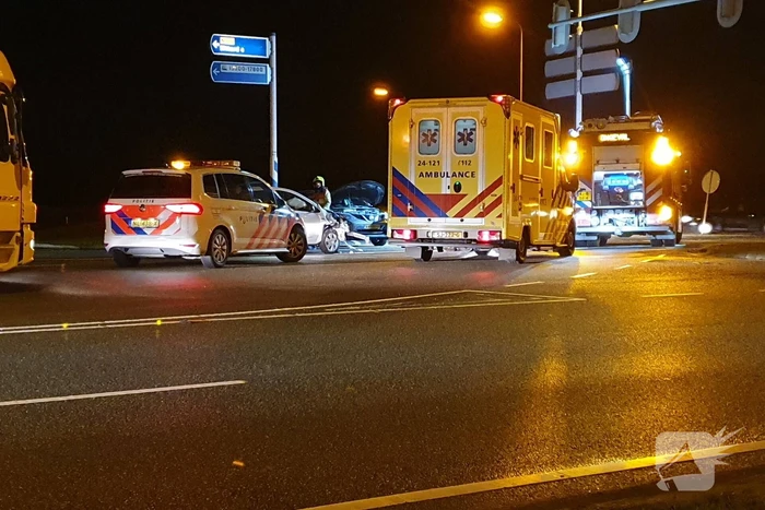 Veel schade bij frontale aanrijding