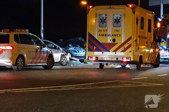 Veel schade bij frontale aanrijding