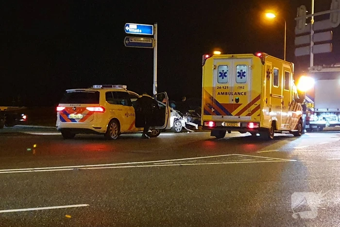 Veel schade bij frontale aanrijding