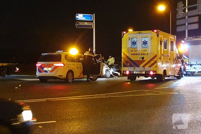 Veel schade bij frontale aanrijding