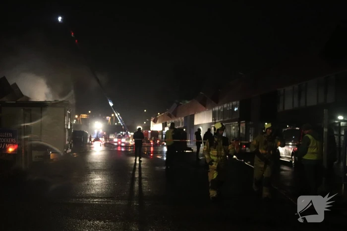 Veel rook bij brand Van Doorn Papier Recycling