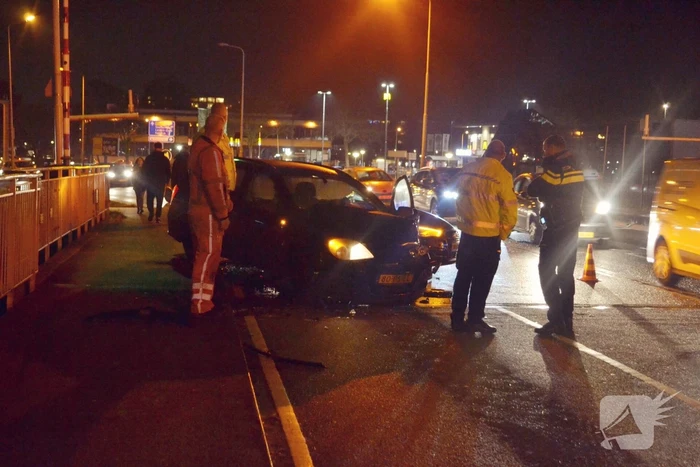 Twee gewonden bij frontale aanrijding op de N206