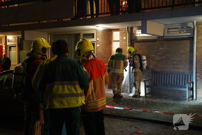 Ramen gesprongen door mogelijk explosief
