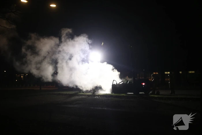 Personenauto verwoest na brand