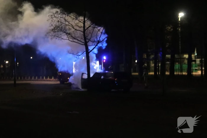 Personenauto verwoest na brand