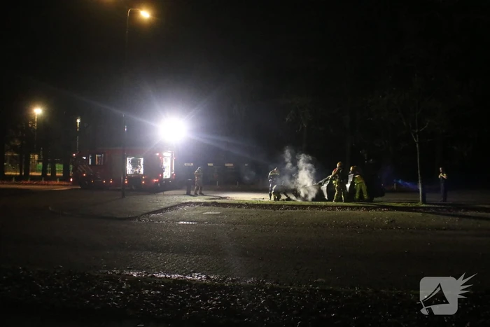 Personenauto verwoest na brand