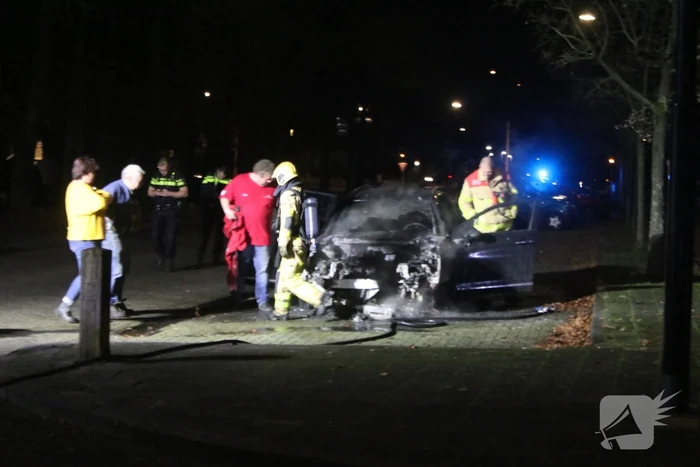 Personenauto verwoest na brand