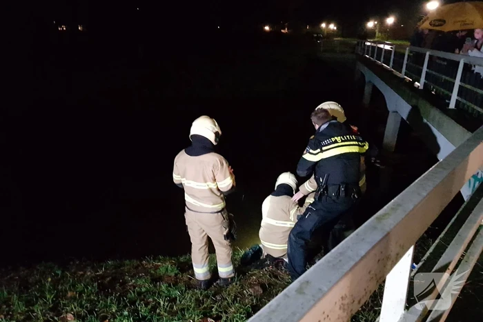 Brandweer ingezet voor lampje in sloot