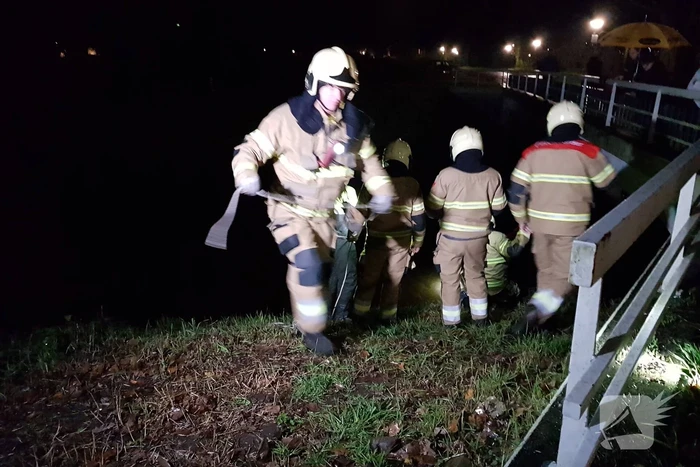 Brandweer ingezet voor lampje in sloot