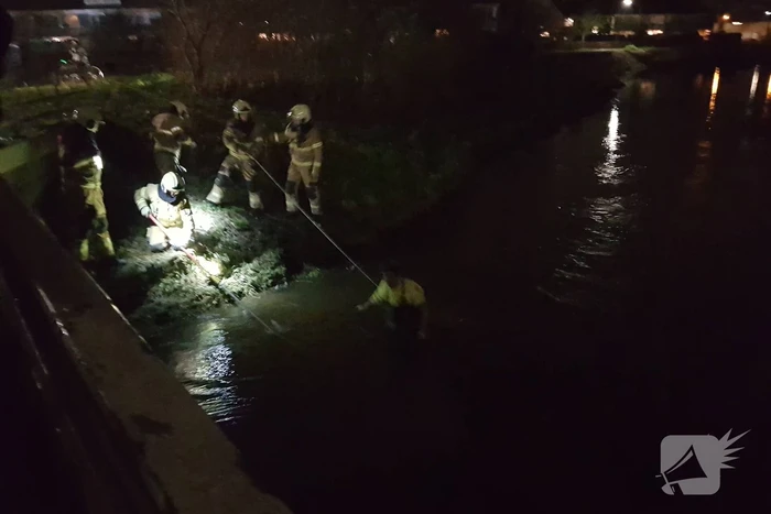 Brandweer ingezet voor lampje in sloot