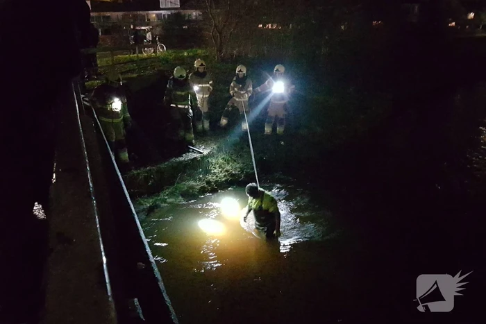 Brandweer ingezet voor lampje in sloot
