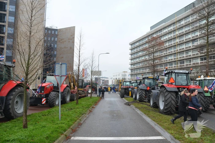 Geen bussen en afgesloten wegen door boerenprotest
