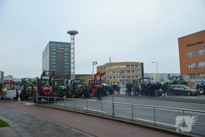 Geen bussen en afgesloten wegen door boerenprotest