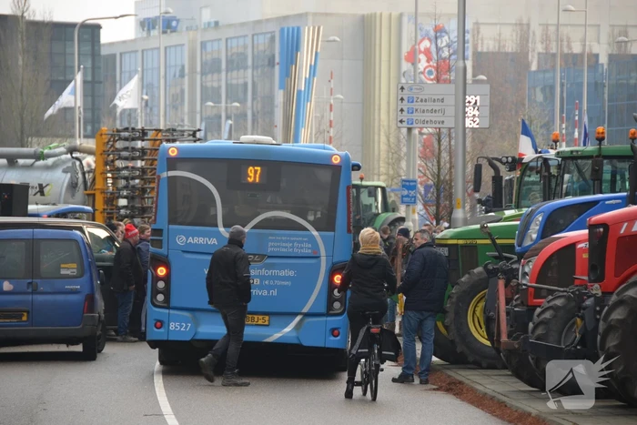 Geen bussen en afgesloten wegen door boerenprotest