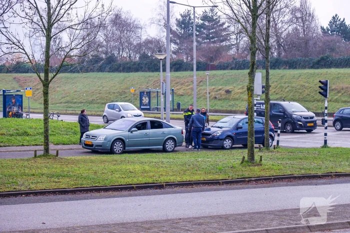 Schade bij kop-staartbotsing industrieterrein Calveen