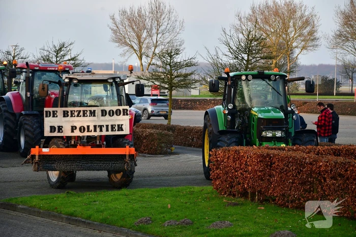 Boerenprotest bij Vliegveld Lelystad