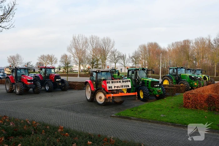 Boerenprotest bij Vliegveld Lelystad