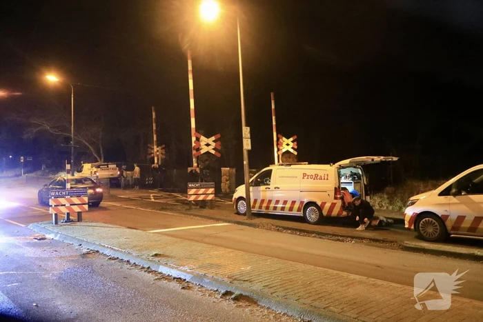 Fietser overleden na aanrijding met trein op spoorwegovergang