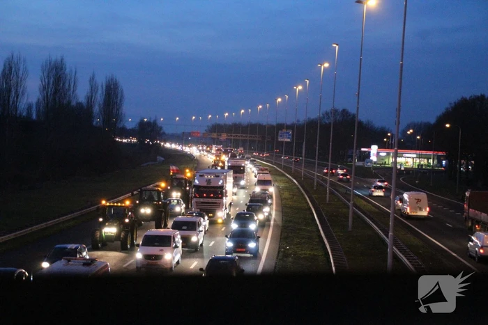 Boeren blokkeren A1 richting Hoevelaken