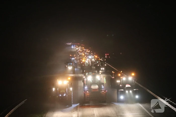 Tractoren zorgen voor files op snelweg