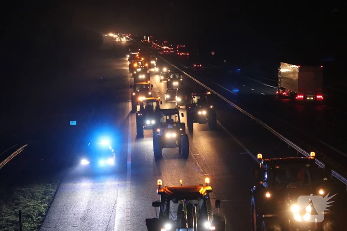 Tractoren zorgen voor files op snelweg