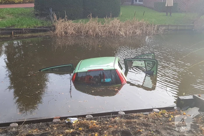 Auto te water geraakt