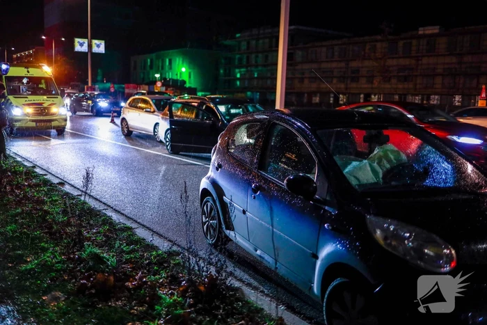 Drie auto's betrokken bij kop-staat aanrijding