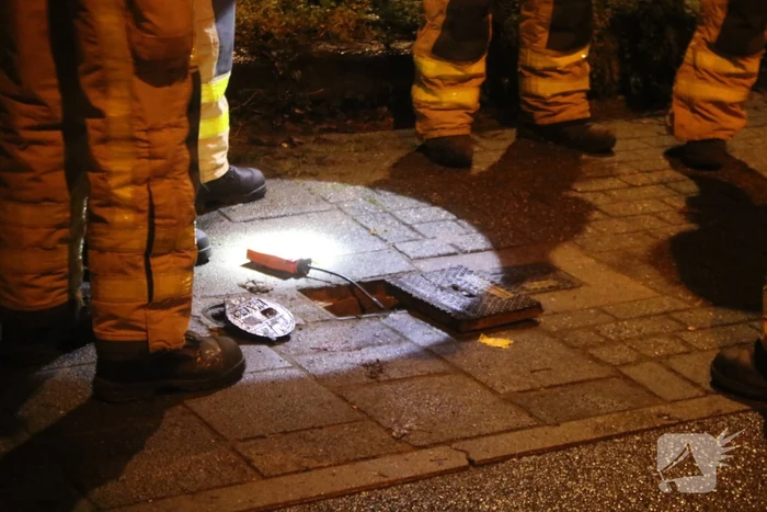 Brandweer verricht metingen gaslek