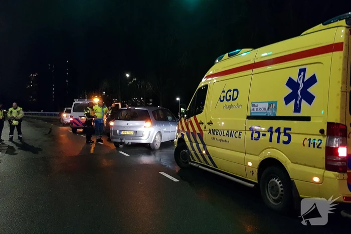 Enorme schade bij aanrijding twee auto's